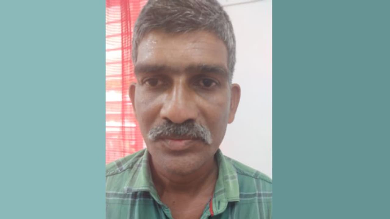 വസ്തു വാങ്ങിയവനും വിറ്റവനും അറിഞ്ഞില്ല, ആഞ്ഞിലിയും പ്ലാവും കുറ്റിയായി; ഒടുവിൽ തടി വെട്ടിയ മൂന്നാമൻ പിടിയിൽ വസ്തു വാങ്ങിയവനും വിറ്റവനും അറിഞ്ഞില്ല, ആഞ്ഞിലിയും പ്ലാവും കുറ്റിയായി; ഒടുവിൽ തടി വെട്ടിയ മൂന്നാമൻ പിടിയിൽ