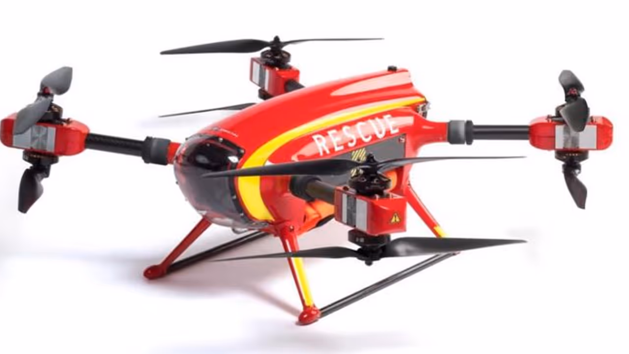 കടലില്‍ മുങ്ങിത്താഴുന്ന കുട്ടിയെ രക്ഷപ്പെടുത്തി ഡ്രോണ്‍! 