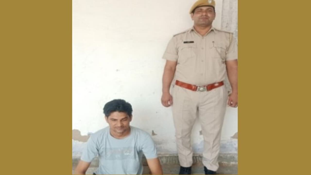 रेप का आरोपी फर्जी डॉक्टर गिरफ्तार: इलाज कराने गई महिला को बेहोश कर दिया था वारदात को अंजाम रेप का आरोपी फर्जी डॉक्टर गिरफ्तार: इलाज कराने गई महिला को बेहोश कर दिया था वारदात को अंजाम