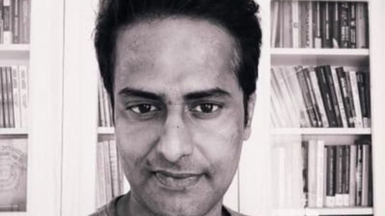 ദില്ലിയില്‍ മലയാളി മാധ്യമപ്രവർത്തകനെതിരെ അറസ്റ്റ് വാറണ്ട്