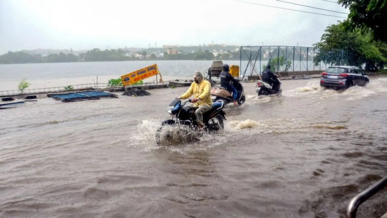 Monsoon in India: गुजरात के 207 डैम 60% भरे, लेकिन यूपी झारखंड में बारिश की बेरुखी से किसान परेशान Monsoon in India: गुजरात के 207 डैम 60% भरे, लेकिन यूपी झारखंड में बारिश की बेरुखी से किसान परेशान