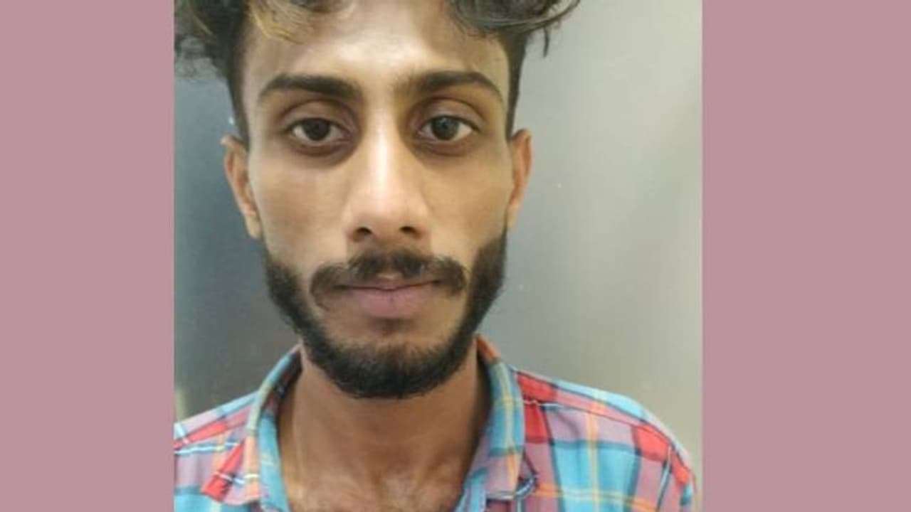 17 കാരിയുമായി നാടുവിടാൻ ശ്രമം, കൈയ്യോടെ പിടികൂടി നാട്ടുകാര്‍, യുവാവ് പോക്സോ കേസിൽ അറസ്റ്റിൽ