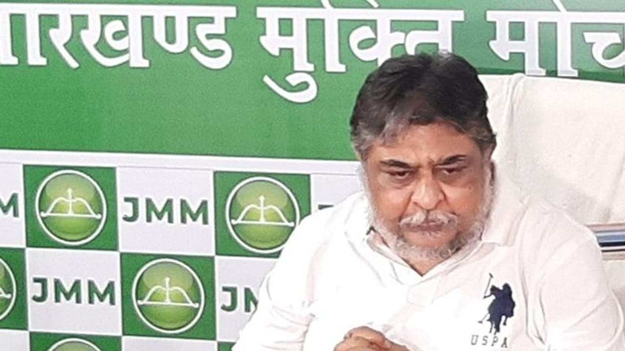 झारखंड में भी तेज हुई सियासत, झामुमो का दावा बीजेपी के 16 नाराज विधायक कर सकते हैं बगावत झारखंड में भी तेज हुई सियासत, झामुमो का दावा बीजेपी के 16 नाराज विधायक कर सकते हैं बगावत