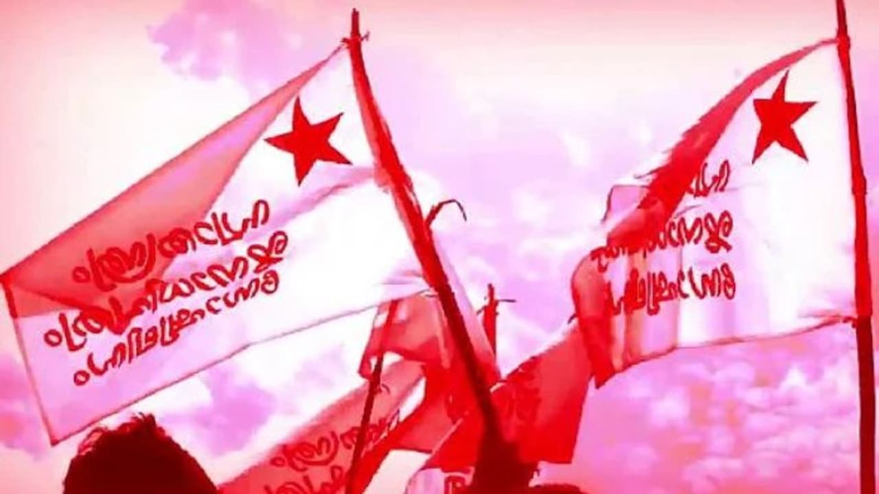 അടിച്ചുകേറി എസ്എഫ്ഐ! കണ്ണൂർ സർവകലാശാല തൂത്തുവാരി, യൂണിയൻ തെരഞ്ഞെടുപ്പിൽ ഉജ്ജ്വല വിജയം അടിച്ചുകേറി എസ്എഫ്ഐ! കണ്ണൂർ സർവകലാശാല തൂത്തുവാരി, യൂണിയൻ തെരഞ്ഞെടുപ്പിൽ ഉജ്ജ്വല വിജയം