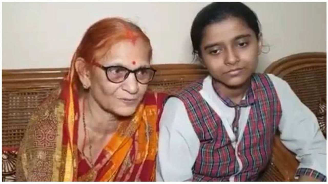 Success Story : 'ഉപേക്ഷിച്ച അച്ഛൻ ഇപ്പോൾ ഖേദിക്കുന്നുണ്ടാകും', പത്താം ക്ലാസിൽ 99.4 ശതമാനം മാർക്കുമായി ശ്രീജ Success Story : 'ഉപേക്ഷിച്ച അച്ഛൻ ഇപ്പോൾ ഖേദിക്കുന്നുണ്ടാകും', പത്താം ക്ലാസിൽ 99.4 ശതമാനം മാർക്കുമായി ശ്രീജ