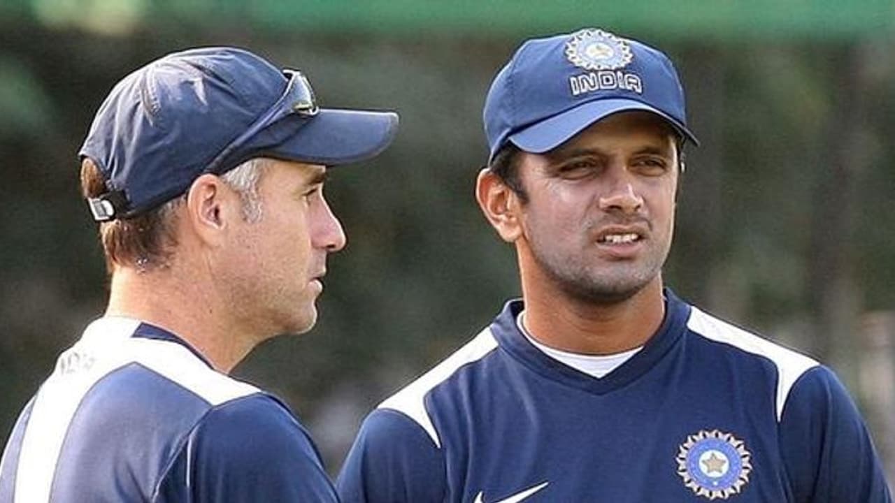 டி20 உலக கோப்பையை தூக்கியே ஆகணும்.. இந்திய அணியின் மாஸ்டர் ஸ்ட்ரோக்..! மனவள பயிற்சியாளராக பாடி அப்டான் நியமனம் டி20 உலக கோப்பையை தூக்கியே ஆகணும்.. இந்திய அணியின் மாஸ்டர் ஸ்ட்ரோக்..! மனவள பயிற்சியாளராக பாடி அப்டான் நியமனம்