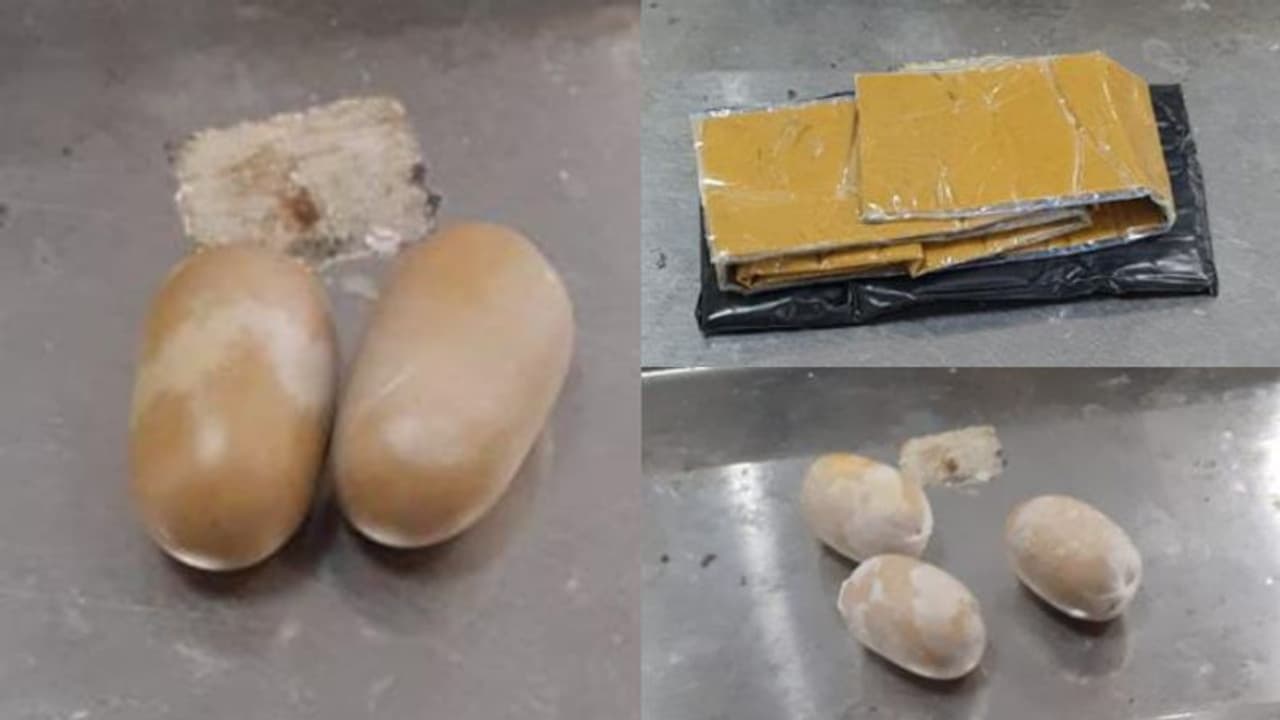 കരിപ്പൂർ അന്താരാഷ്ട്ര വിമാനത്താവളത്തിൽ ഒരു കോടി രൂപയുടെ സ്വർണം പിടികൂടി; 3 യാത്രക്കാരും പിടിയിൽ കരിപ്പൂർ അന്താരാഷ്ട്ര വിമാനത്താവളത്തിൽ ഒരു കോടി രൂപയുടെ സ്വർണം പിടികൂടി; 3 യാത്രക്കാരും പിടിയിൽ