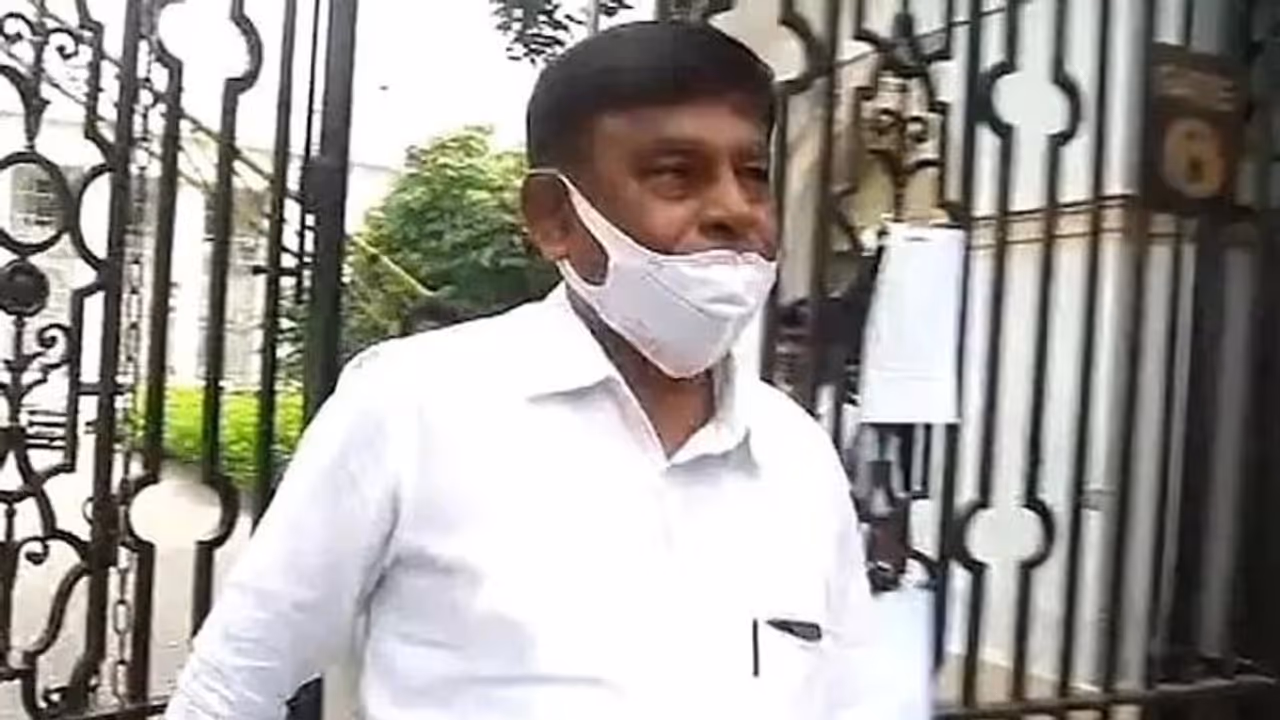 এবার ইডির জালে মানিক ভট্টাচার্য, রাতভর জেরার পর গ্রেফতার প্রাথমিকের প্রাক্তন সভাপতি এবার ইডির জালে মানিক ভট্টাচার্য, রাতভর জেরার পর গ্রেফতার প্রাথমিকের প্রাক্তন সভাপতি