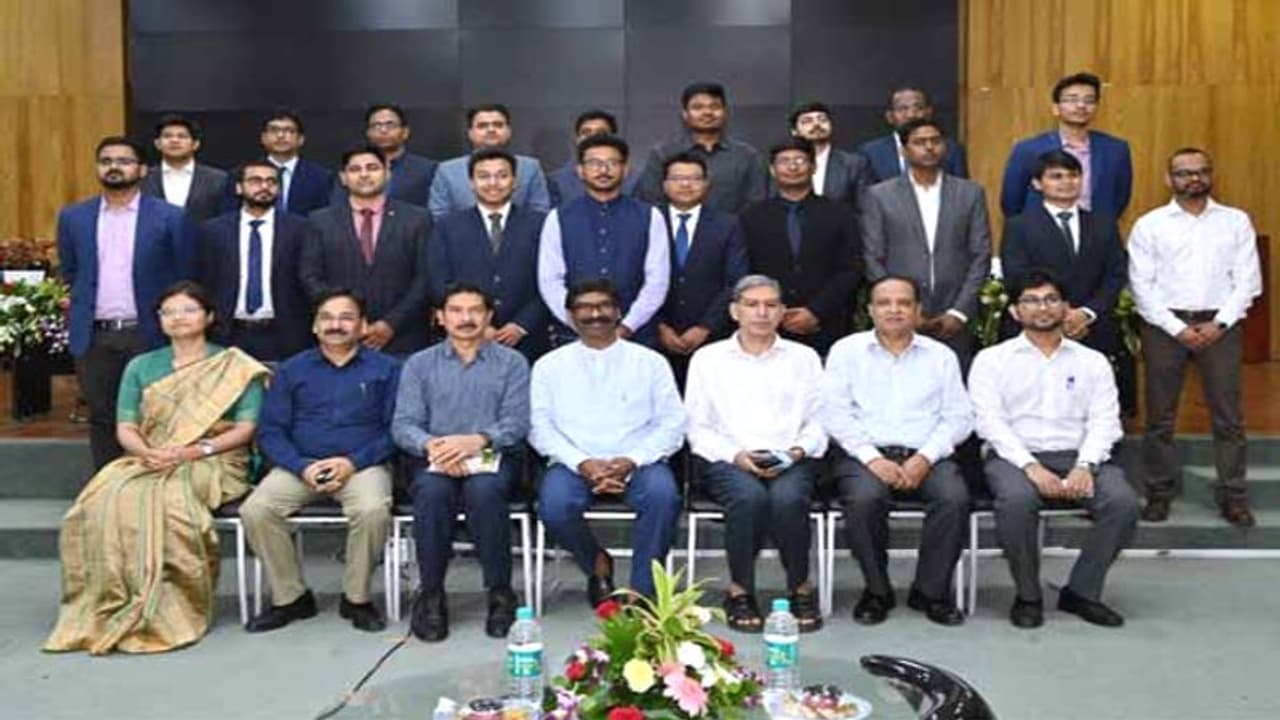 झारखंड के युवाओं के लिए खुशखबरीः जल्द शुरू की जाएगी मुख्यमंत्री सारथी योजना, सीएम ने की घोषणा झारखंड के युवाओं के लिए खुशखबरीः जल्द शुरू की जाएगी मुख्यमंत्री सारथी योजना, सीएम ने की घोषणा