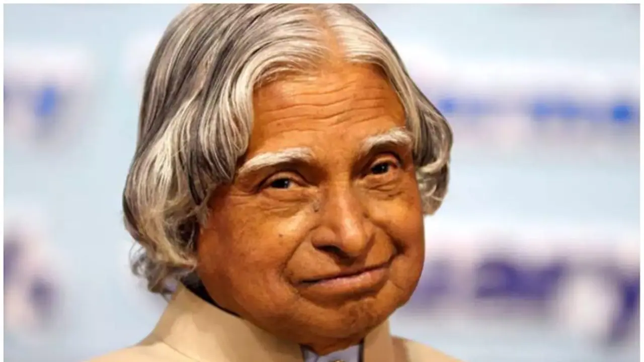  নতুন ভবিষ্যৎ গড়ার স্বপ্ন দেখতেন এপিজি আব্দুল কালাম,মিসাইল ম্য়ানের জন্মবার্ষিকীতে শ্রদ্ধার্ঘ্য 