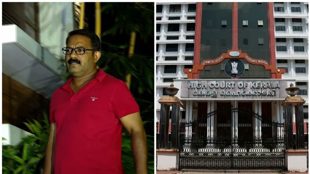 കോഴക്കേസ്:കെഎം ഷാജിക്കെതിരെയുള്ള നടപടികൾ തടഞ്ഞ ഉത്തരവ് ഹൈക്കോടതി രണ്ടാഴ്ചത്തേക്ക് കൂടി നീട്ടി കോഴക്കേസ്:കെഎം ഷാജിക്കെതിരെയുള്ള നടപടികൾ തടഞ്ഞ ഉത്തരവ് ഹൈക്കോടതി രണ്ടാഴ്ചത്തേക്ക് കൂടി നീട്ടി