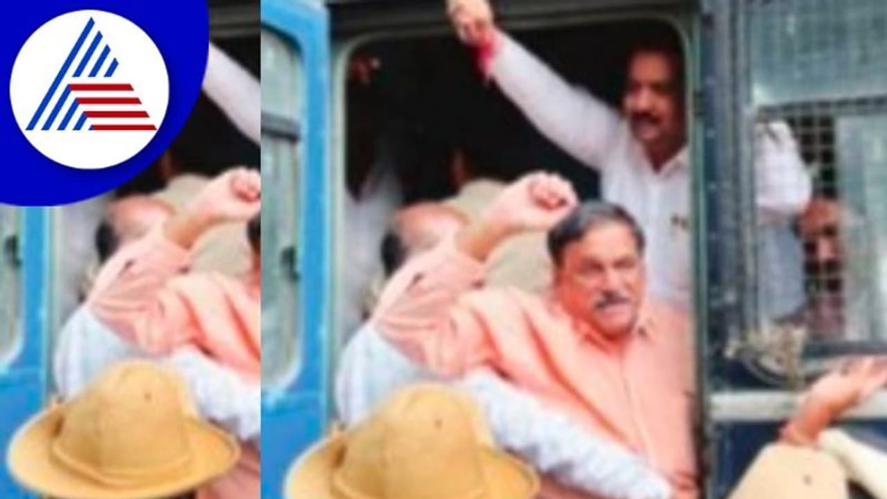  ವಿವಾದಕ್ಕೆ ಈಡಾದ ಛಾಯಾಚಿತ್ರ ಪ್ರದರ್ಶನ