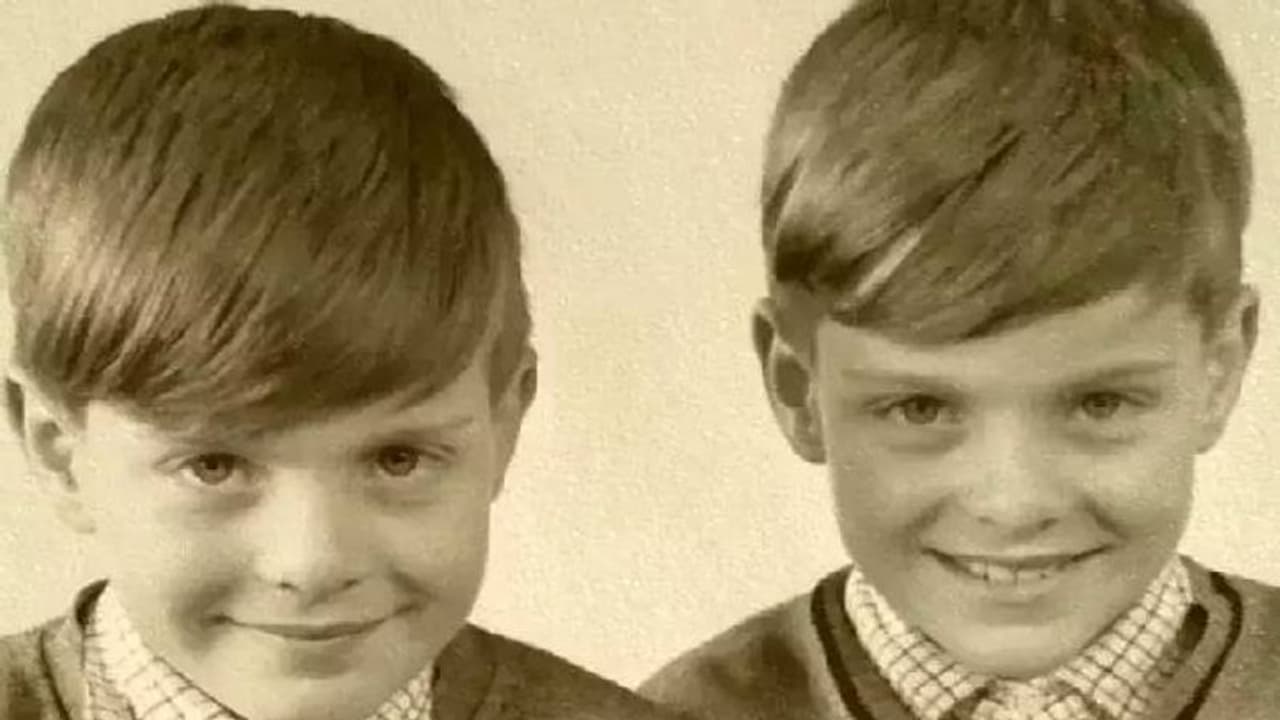 ഒരുമിച്ച് ജനിച്ചു, ഒരുമിച്ച് വളർന്നു, മരണവും വെറും മൂന്ന് മണിക്കൂറിന്റെ വ്യത്യാസത്തിൽ, പിരിയാതെ ഇരട്ടകൾ ഒരുമിച്ച് ജനിച്ചു, ഒരുമിച്ച് വളർന്നു, മരണവും വെറും മൂന്ന് മണിക്കൂറിന്റെ വ്യത്യാസത്തിൽ, പിരിയാതെ ഇരട്ടകൾ