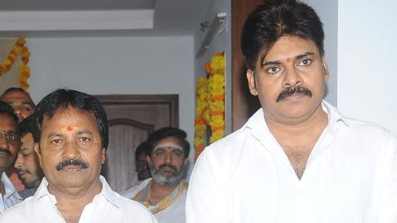 Hari Hara Veeramallu: మూలిగే నక్కపై తాటికాయ్... పవన్ నిర్మాతకు కొనసాగుతున్న కష్టాలు! Hari Hara Veeramallu: మూలిగే నక్కపై తాటికాయ్... పవన్ నిర్మాతకు కొనసాగుతున్న కష్టాలు!