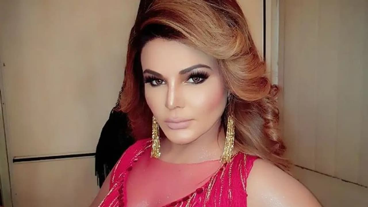 నటి రాఖీ సావంత్‌ను అరెస్ట్ చేసిన ముంబై పోలీసులు.. కారణమిదే..!