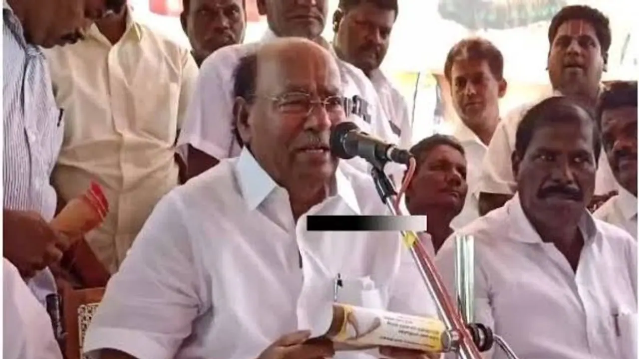 பாமக கொடியை ஏற்றி வைத்துவிட்டு மேடையில் தேம்பி தேம்பி அழுத ராமதாஸ்.. அதிர்ந்து போன பாட்டாளிகள். பாமக கொடியை ஏற்றி வைத்துவிட்டு மேடையில் தேம்பி தேம்பி அழுத ராமதாஸ்.. அதிர்ந்து போன பாட்டாளிகள்.