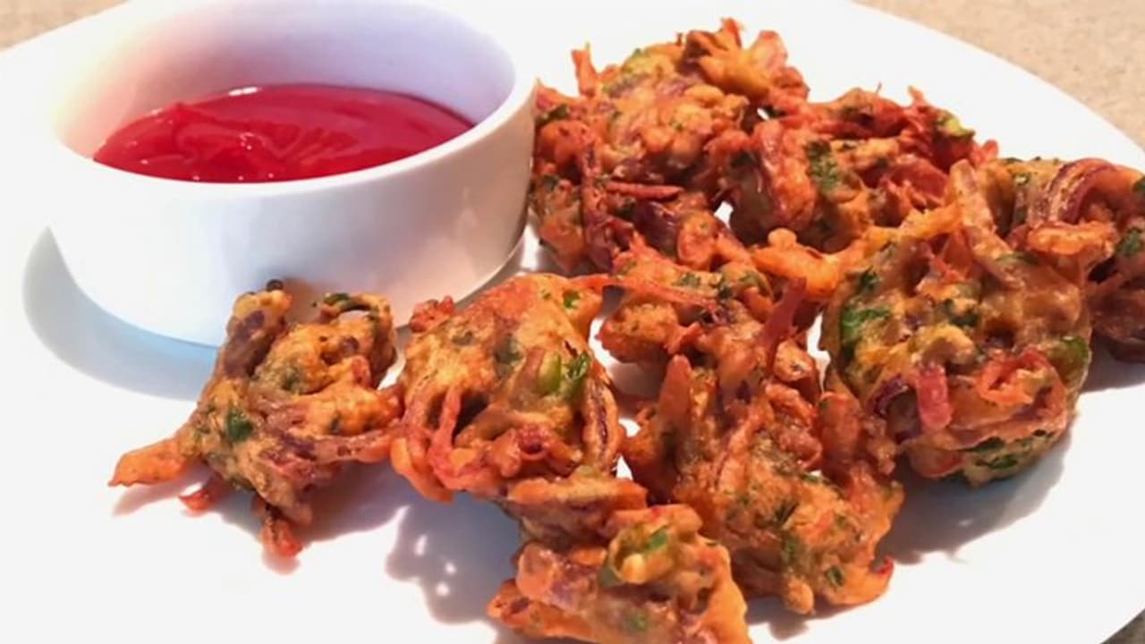 बरसात में बनाने चाहते हैं क्रिस्पी पकौड़े, तो अपनाएं शेफ पकंज भदौरिया की ये 5 टिप्स