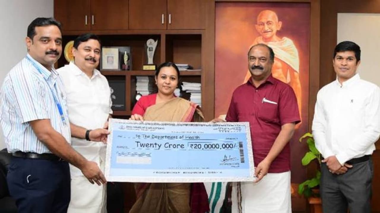 കാരുണ്യയ്ക്ക് ഭാഗ്യക്കുറിവകുപ്പിന്റെ ഇരുപത് കോടി കാരുണ്യയ്ക്ക് ഭാഗ്യക്കുറിവകുപ്പിന്റെ ഇരുപത് കോടി