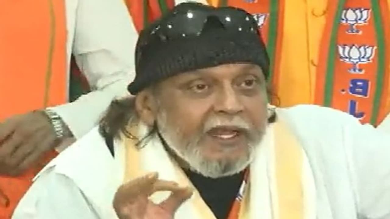 തൃണമൂലിന്റെ 38 എംഎൽഎമാർ ബിജെപിയിൽ ചേരുമെന്ന് മിഥുൻ ചക്രവർത്തി തൃണമൂലിന്റെ 38 എംഎൽഎമാർ ബിജെപിയിൽ ചേരുമെന്ന് മിഥുൻ ചക്രവർത്തി