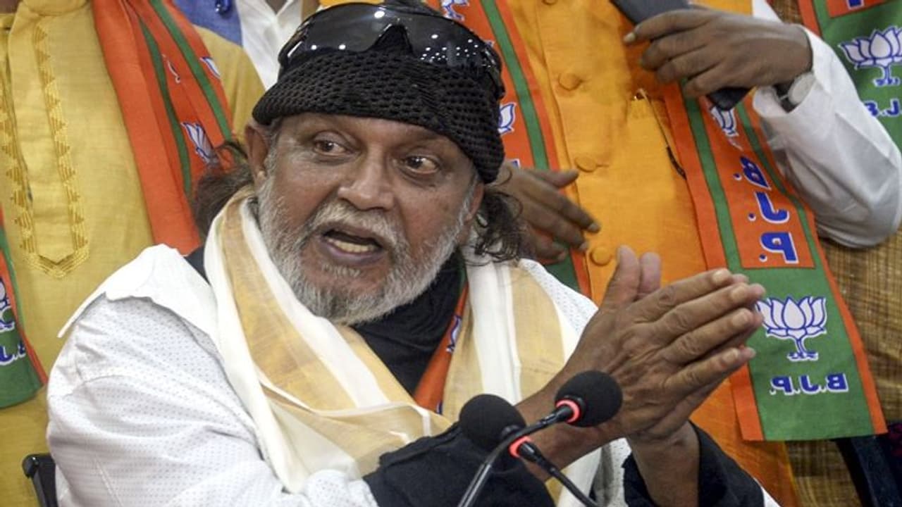 ৩৮ জন তৃণমূল বিধায়কের সঙ্গে ভালো সম্পর্ক রয়েছে, মিঠুন চক্রবর্তীর দাবিতে জোর জল্পনা ৩৮ জন তৃণমূল বিধায়কের সঙ্গে ভালো সম্পর্ক রয়েছে, মিঠুন চক্রবর্তীর দাবিতে জোর জল্পনা