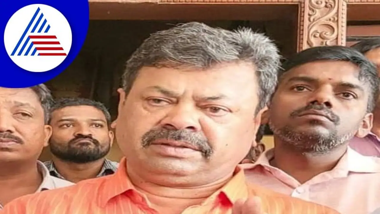 Davanagere: ಗ್ರಾಮ ವಾಸ್ತವ್ಯದಿಂದ ಜನರಿಗೆ ಸೌಲಭ್ಯ: ಶಾಸಕ ರೇಣುಕಾಚಾರ್ಯ Davanagere: ಗ್ರಾಮ ವಾಸ್ತವ್ಯದಿಂದ ಜನರಿಗೆ ಸೌಲಭ್ಯ: ಶಾಸಕ ರೇಣುಕಾಚಾರ್ಯ