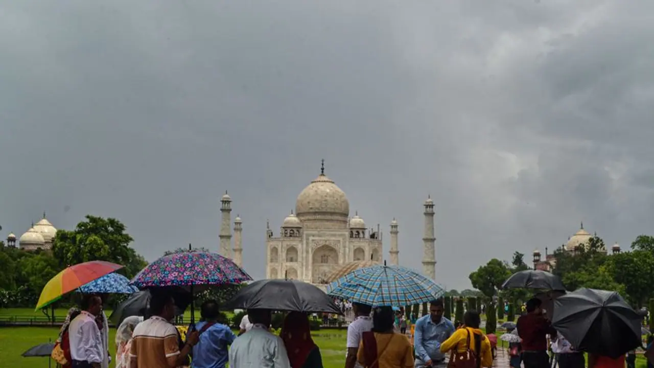Monsoon Update: मप्र, पंजाब हरियाणा, जम्मू कश्मीर सहित कई राज्यों में भारी बारिश का अलर्ट, ये है पूरी डिटेल्स Monsoon Update: मप्र, पंजाब हरियाणा, जम्मू कश्मीर सहित कई राज्यों में भारी बारिश का अलर्ट, ये है पूरी डिटेल्स