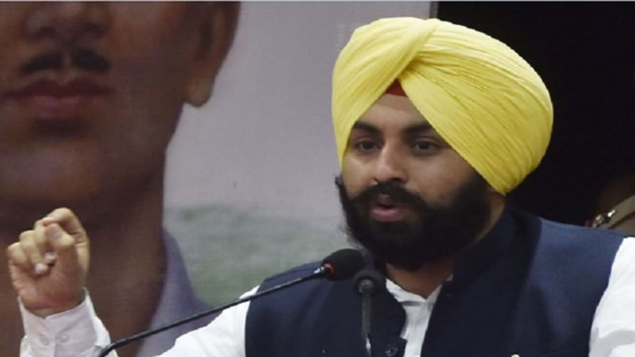 पंजाब में टीचर बनने का सुनहरा मौका : 4902 पदों पर होगी अध्यापकों की भर्ती, यहां चेक डेट, टाइम और सारी डिटेल्स पंजाब में टीचर बनने का सुनहरा मौका : 4902 पदों पर होगी अध्यापकों की भर्ती, यहां चेक डेट, टाइम और सारी डिटेल्स