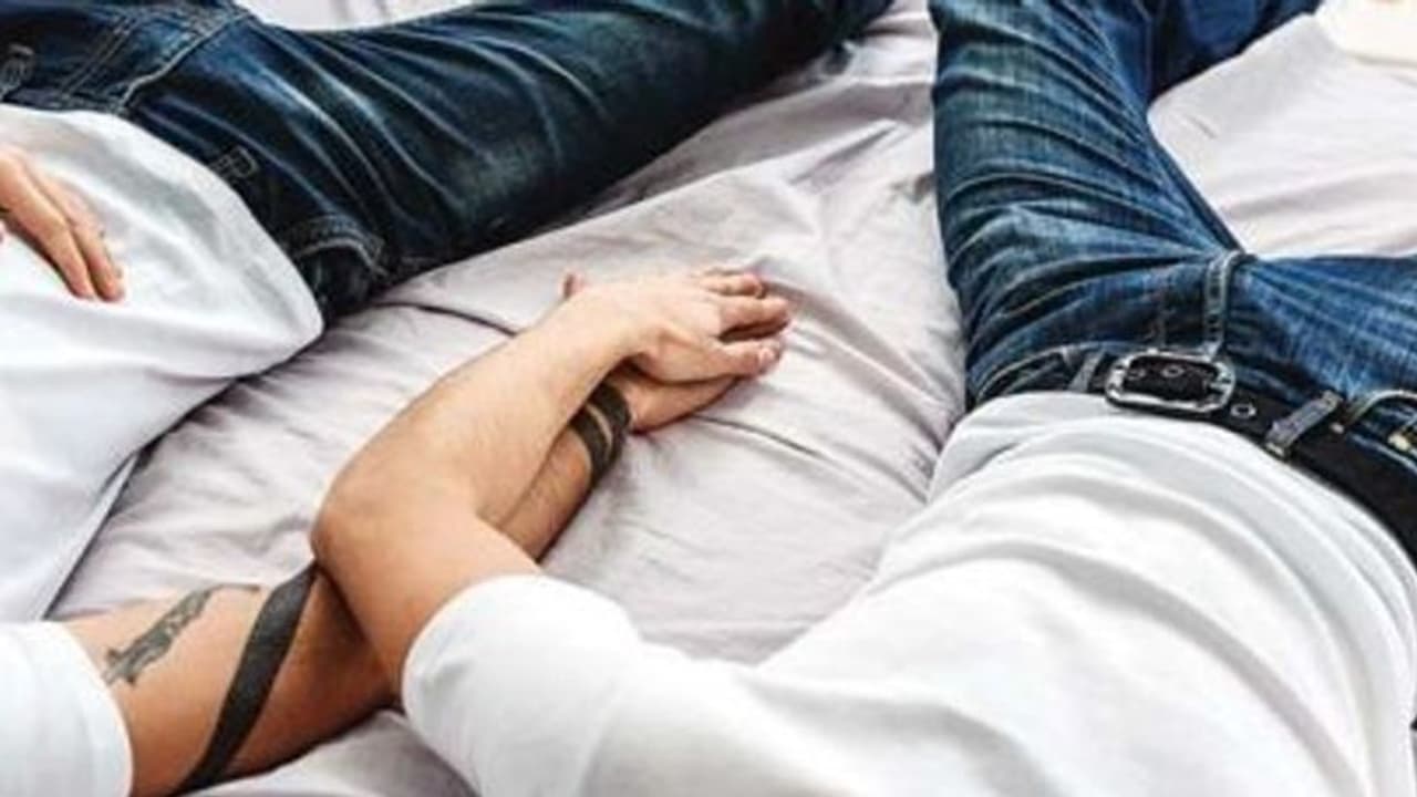 शॉकिंग घटना: ऐप से दोस्ती...संबंध बनाने पहुंचा होटल, लाइट बंद कपड़े उतारे, फिर जो हुआ वो... शॉकिंग घटना: ऐप से दोस्ती...संबंध बनाने पहुंचा होटल, लाइट बंद कपड़े उतारे, फिर जो हुआ वो...