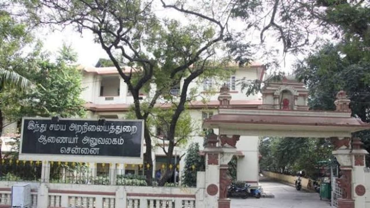 ஆணையருக்கு 1 லட்சம், உதவி ஆணையருக்கு 50 ஆயிரம்.. ஆபராதம் போட்ட நீதிபதி.. ஆட்டிப்போன இந்து அறநிலையத்துறை. 