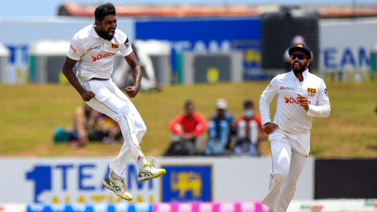 SL vs PAK: ప్రభాత(త్) ప్రతాపానికి పాకిస్తాన్ గజగజ.. దెబ్బకు దెబ్బ తీసిన లంక.. సిరీస్ సమం SL vs PAK: ప్రభాత(త్) ప్రతాపానికి పాకిస్తాన్ గజగజ.. దెబ్బకు దెబ్బ తీసిన లంక.. సిరీస్ సమం