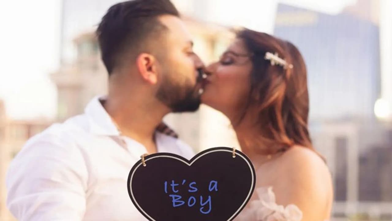 तीसरी बार मां बनी राहुल महाजन की Ex Wife डिम्पी गांगुली, पति की KISSING फोटो के साथ लिखा हमने कर दिखाया