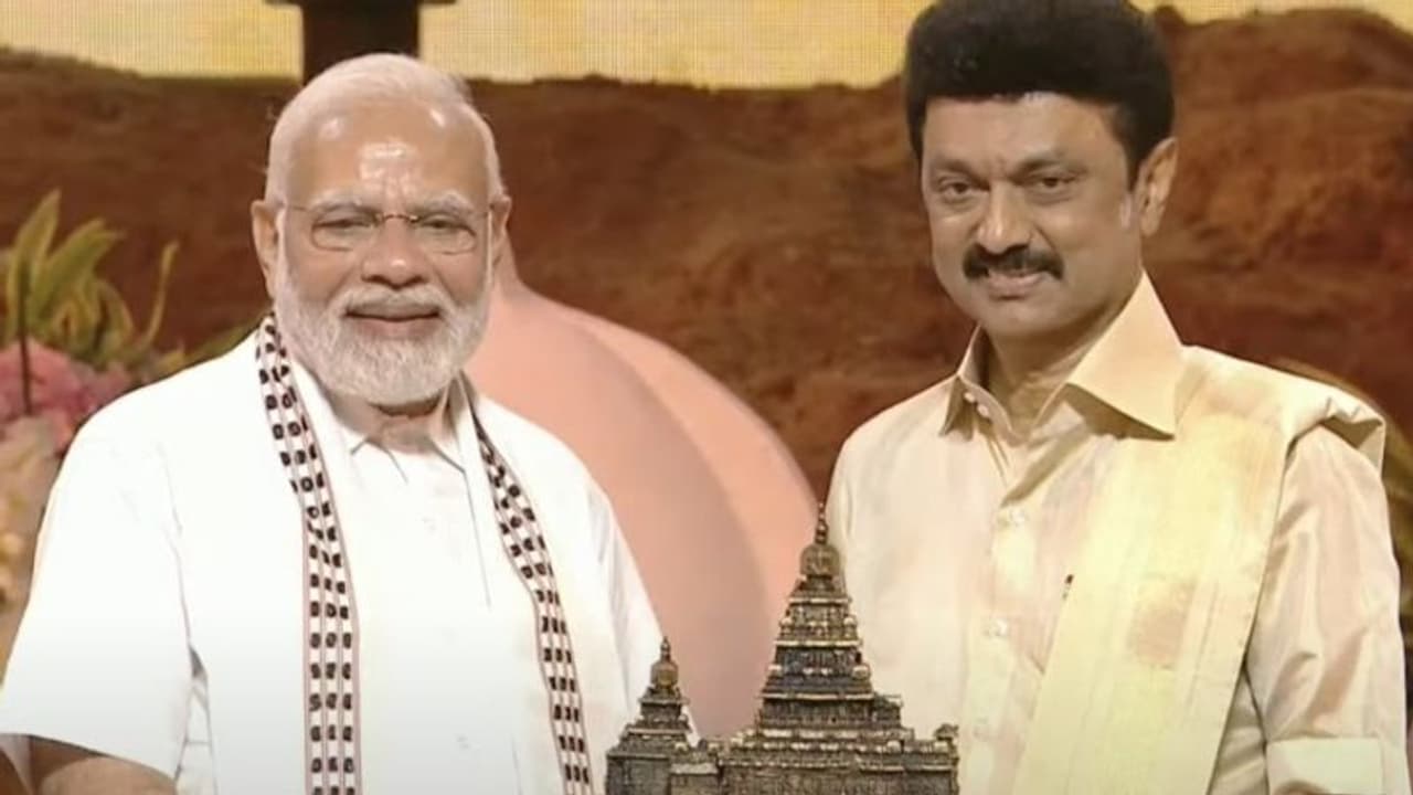 செஸ் ஒலிம்பியாட் செலவு தமிழக அரசின் நிதியா.? அப்போ தடுப்பூசி யாருடைய செலவு.? திமுகவினருக்கு பாஜக கேள்வி! 