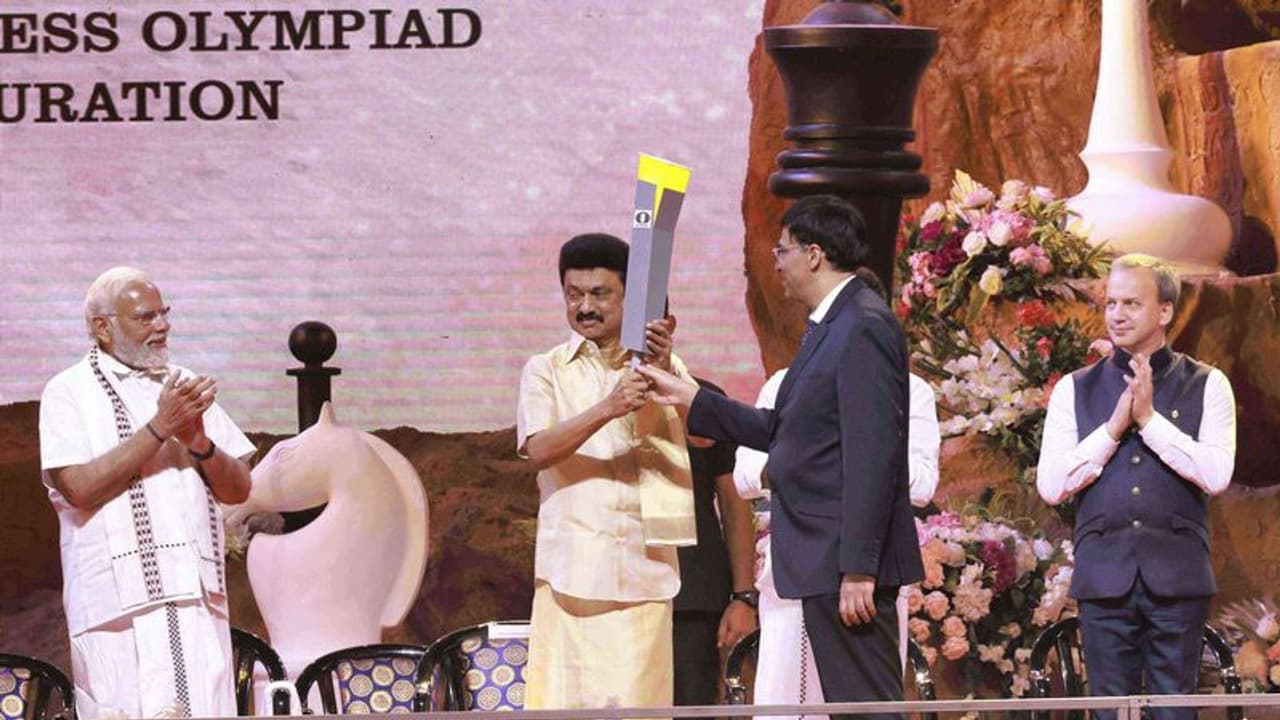 മഹാബലിപുരം ഇനി ലോകത്തോളം വലിയ ചതുരംഗക്കളം, ചെസിന്‍റെ വിശ്വമാമാങ്കത്തിന് ചെന്നൈയില്‍ തുടക്കം