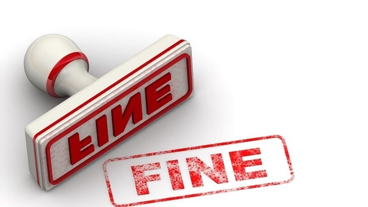 പുറത്തുനിന്ന് ആളുകളെ മത്സരിപ്പിച്ചു; 'ആവർത്തിച്ചാൽ മാറ്റി നിർത്തും', കാത്തോലിക്കേറ്റ് കോളേജിനെതിരെ നടപടി, പിഴ പുറത്തുനിന്ന് ആളുകളെ മത്സരിപ്പിച്ചു; 'ആവർത്തിച്ചാൽ മാറ്റി നിർത്തും', കാത്തോലിക്കേറ്റ് കോളേജിനെതിരെ നടപടി, പിഴ