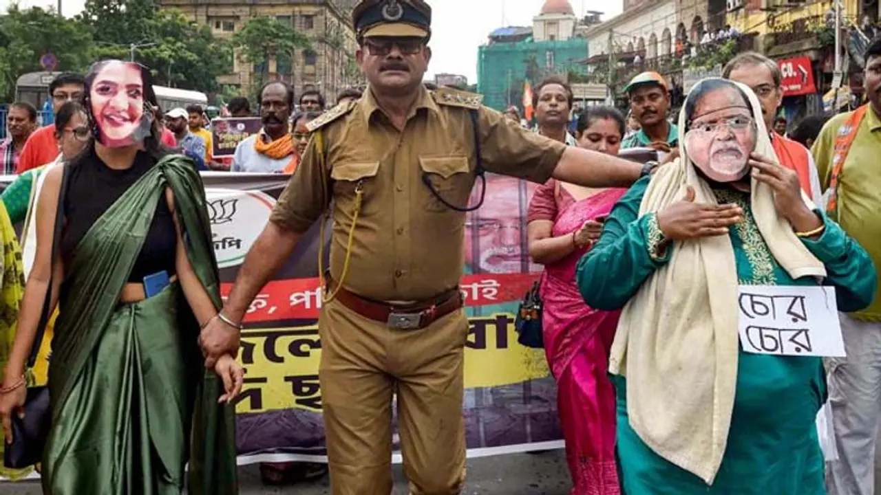 ED ने आतंक तो मचा रखा है मनमोहन सरकार में 4000 करोड़, जबकि मोदी के 8 साल में 1 लाख करोड़ की प्रॉपर्टी जब्त ED ने आतंक तो मचा रखा है मनमोहन सरकार में 4000 करोड़, जबकि मोदी के 8 साल में 1 लाख करोड़ की प्रॉपर्टी जब्त