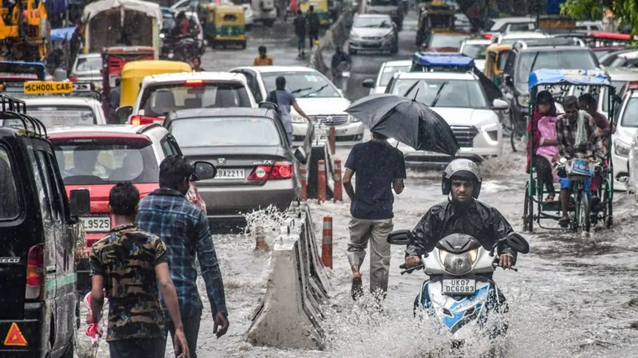 राजस्थान में 7 अगस्त तक होगी भारी बारिश, 19 जिलों में अलर्ट, जानें कैसा रहेगा आपके यहां का मौसम राजस्थान में 7 अगस्त तक होगी भारी बारिश, 19 जिलों में अलर्ट, जानें कैसा रहेगा आपके यहां का मौसम