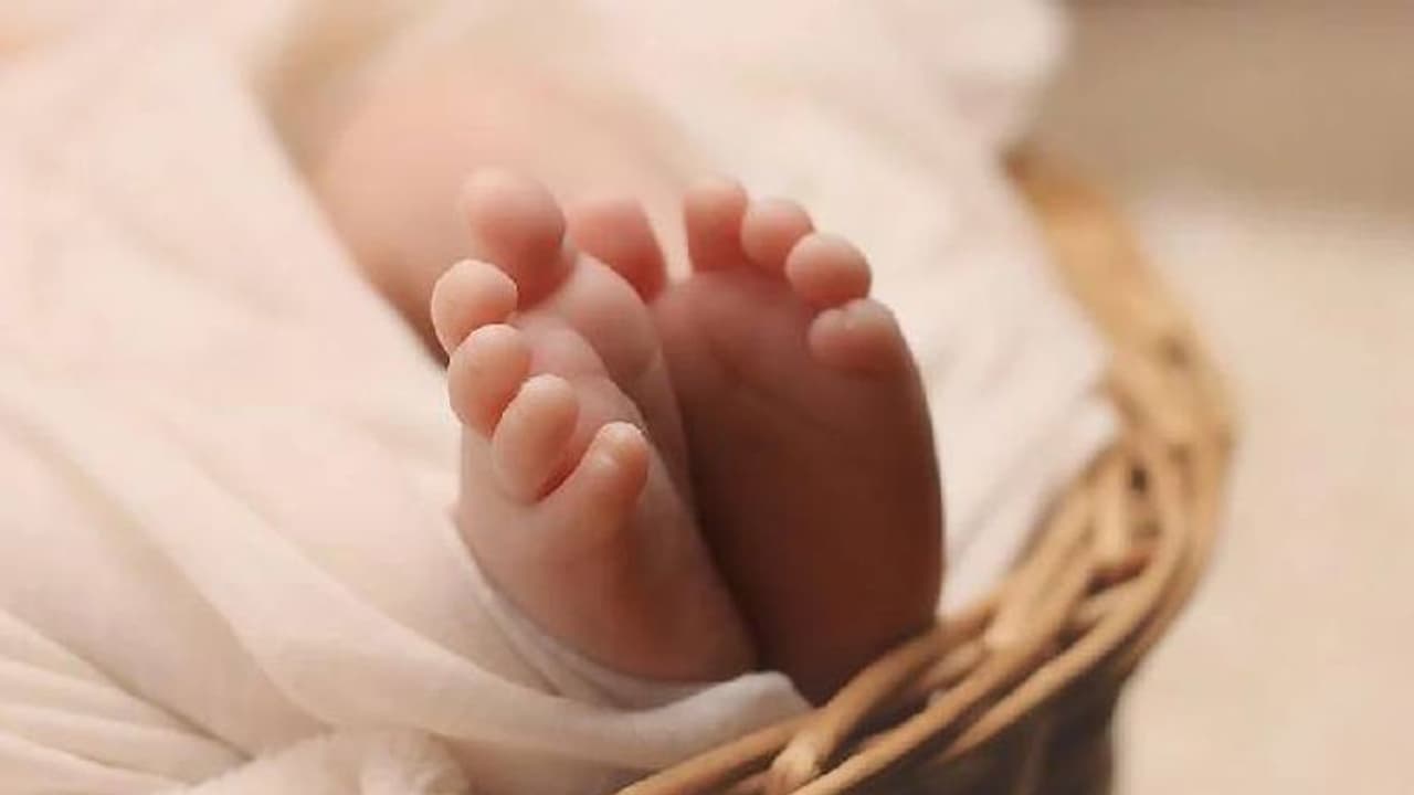 മകന് മാതാപിതാക്കൾ നൽകിയത് 27 മിഡിൽ നെയിമുകൾ, അച്ഛൻ തന്നെ പേര് പലതും മറന്നുപോയി മകന് മാതാപിതാക്കൾ നൽകിയത് 27 മിഡിൽ നെയിമുകൾ, അച്ഛൻ തന്നെ പേര് പലതും മറന്നുപോയി