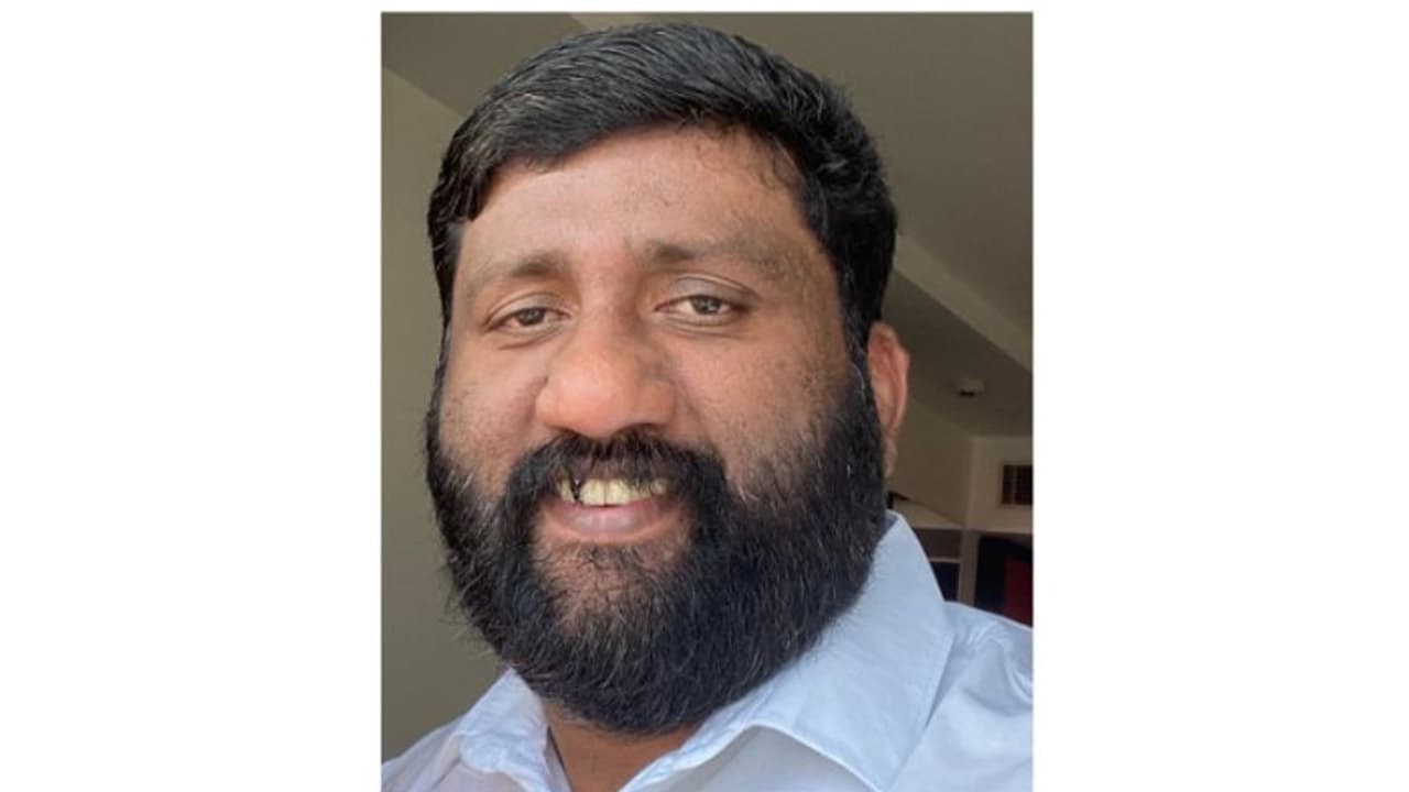 ബഹ്റൈന്‍ സഹൃദയ നാടൻ പാട്ട് സംഘത്തിന്റെ പി കെ കാളൻ സ്മാരക പുരസ്‌കാരം പി വി ലാവ്‌ലിന്