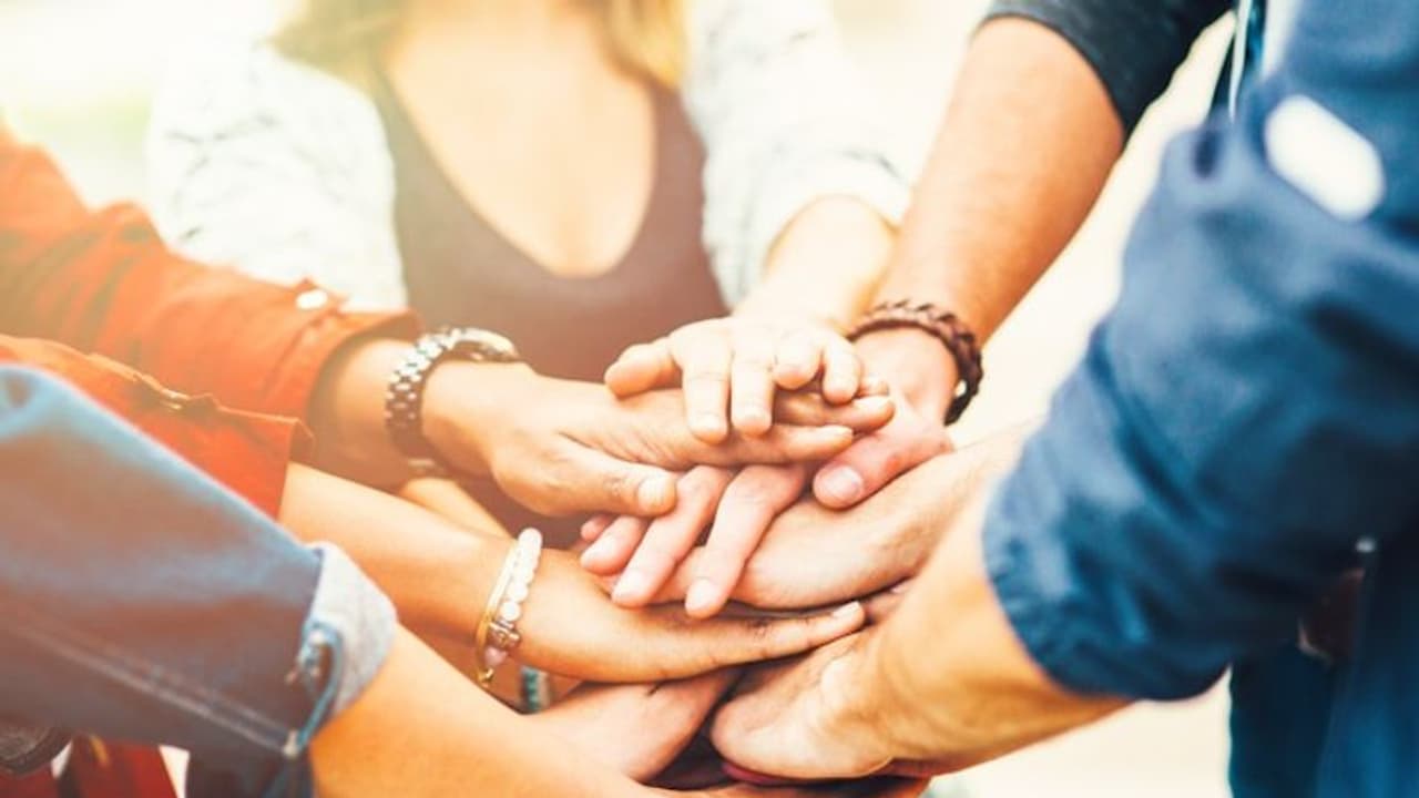 বন্ধুদের থেকে সব রকম সুবিধা নিলেও কাউকে কোনও রকম সাহায্য করতে চান না এরা, রইল তালিকা বন্ধুদের থেকে সব রকম সুবিধা নিলেও কাউকে কোনও রকম সাহায্য করতে চান না এরা, রইল তালিকা