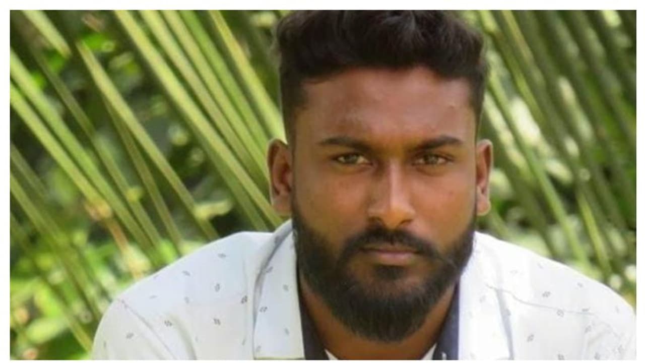 വാഹനത്തിന് സൈഡ് കൊടുത്തില്ല; യുവാവിനെയും കുടുംബത്തെയും ആക്രമിച്ച പ്രതികളിലൊരാൾ കീഴടങ്ങി വാഹനത്തിന് സൈഡ് കൊടുത്തില്ല; യുവാവിനെയും കുടുംബത്തെയും ആക്രമിച്ച പ്രതികളിലൊരാൾ കീഴടങ്ങി