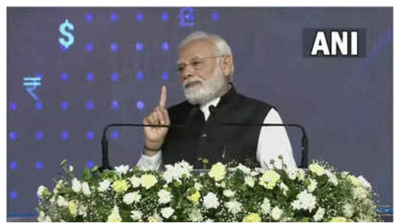 രാജ്യത്തെ ആദ്യത്തെ ഇന്റര്‍നാഷണല്‍ ബുള്ളിയന്‍ എക്‌സ്‌ചേഞ്ച് പ്രധാനമന്ത്രി ഉദ്ഘാടനം ചെയ്തു