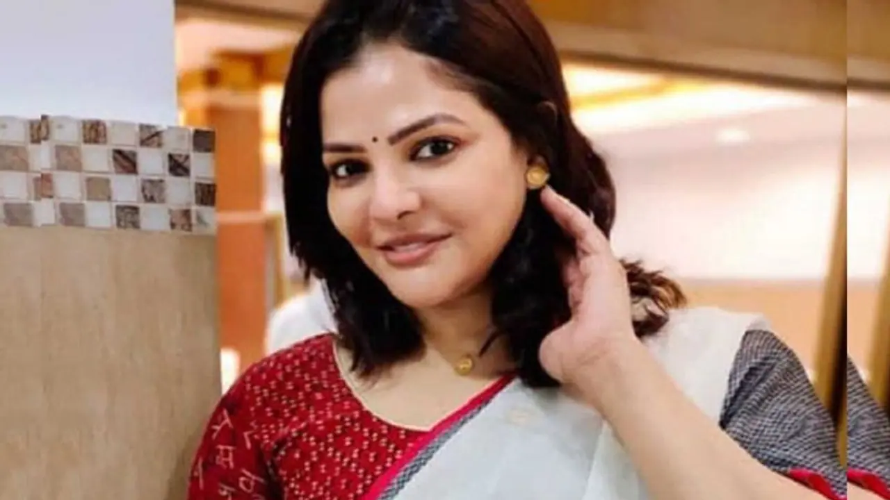 অর্পিতার নামে ৬টি সংস্থার খোঁজ, ৮টি ব্যাংক অ্যাকাউন্ট ফ্রিজ করল ইডি অর্পিতার নামে ৬টি সংস্থার খোঁজ, ৮টি ব্যাংক অ্যাকাউন্ট ফ্রিজ করল ইডি