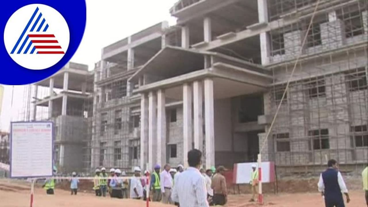 ಯಾದಗಿರಿಯಲ್ಲಿ ಮೆಡಿಕಲ್ ಕಾಲೇಜು ಆರಂಭಕ್ಕೆ ಅನುಮತಿ: ಭರದಿಂದ ಸಾಗಿದ ಕಟ್ಟಡ ನಿರ್ಮಾಣ ಕಾರ್ಯ