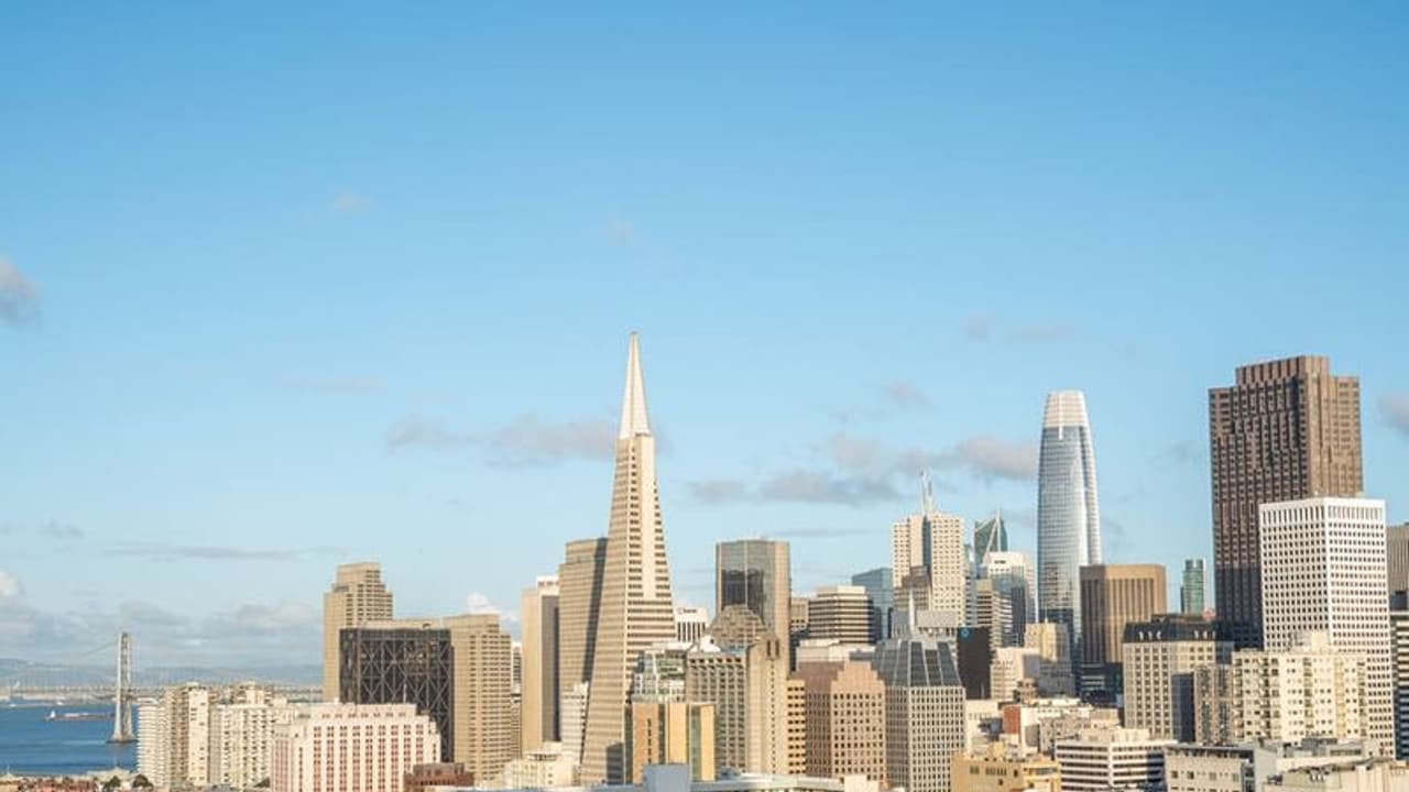 అమెరికాలో హైవేపై నగ్నంగా మహిళ హల్ చల్.. కార్లపై కాల్పులు జరుపుతూ కలకలం.. అరెస్ట్ అమెరికాలో హైవేపై నగ్నంగా మహిళ హల్ చల్.. కార్లపై కాల్పులు జరుపుతూ కలకలం.. అరెస్ట్