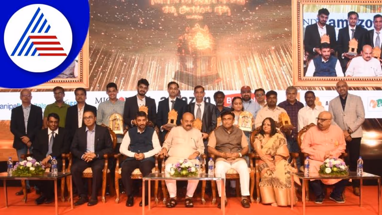 ಕೋವಿಡ್ ವಾರಿಯರ್ಗಳಿಗೆ ಸನ್ಮಾನಿಸಿ ಗೌರವಿಸಿದ 'ನಮ್ಮ ಬೆಂಗಳೂರು ಪ್ರತಿಷ್ಠಾನ' ಕೋವಿಡ್ ವಾರಿಯರ್ಗಳಿಗೆ ಸನ್ಮಾನಿಸಿ ಗೌರವಿಸಿದ 'ನಮ್ಮ ಬೆಂಗಳೂರು ಪ್ರತಿಷ್ಠಾನ'