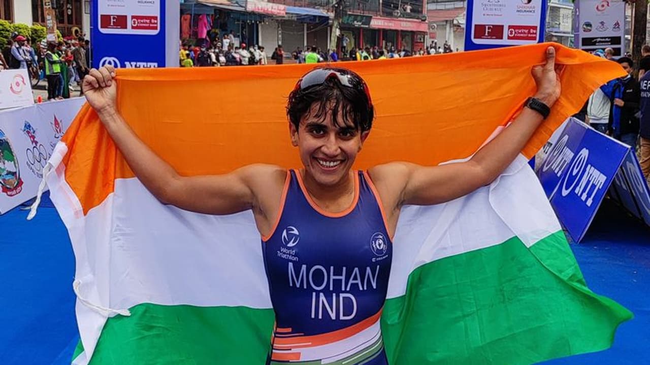 कॉमनवेल्थ गेम्स 2022: 5 बार एक्सिडेंट, 2 सर्जरी, पैर और कलाई में मेटल रॉड, प्रज्ञा मोहन के हौंसले फिर भी बुलंद कॉमनवेल्थ गेम्स 2022: 5 बार एक्सिडेंट, 2 सर्जरी, पैर और कलाई में मेटल रॉड, प्रज्ञा मोहन के हौंसले फिर भी बुलंद