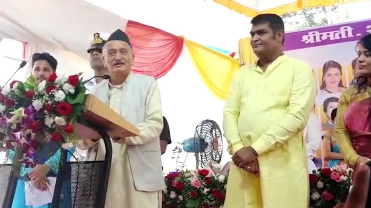 'If Gujaratis are ousted, Mumbai won't be financial capital...' Sena seeks Maha Governor's resignation 'If Gujaratis are ousted, Mumbai won't be financial capital...' Sena seeks Maha Governor's resignation