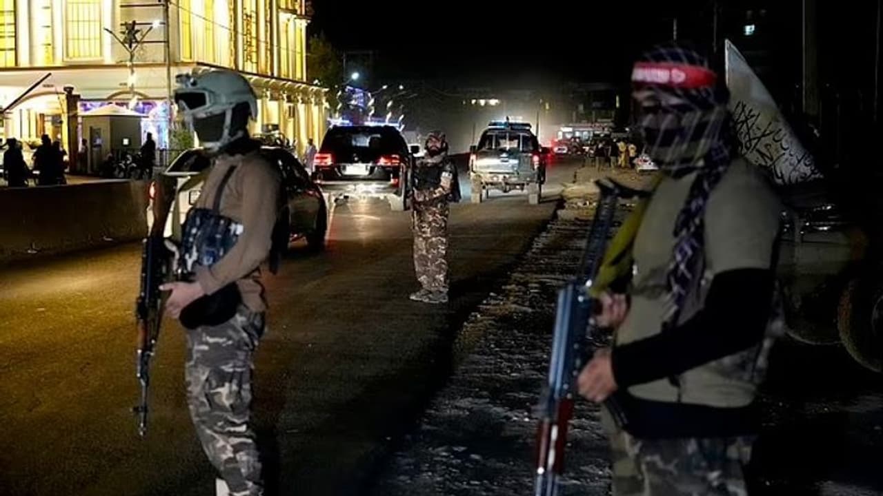 కాబూల్లో ఐఎస్ రహస్య స్థావరంపై తాలిబన్ బలగాల దాడి.. ఆరుగురు ఉగ్రవాదులు హతం.. కాబూల్లో ఐఎస్ రహస్య స్థావరంపై తాలిబన్ బలగాల దాడి.. ఆరుగురు ఉగ్రవాదులు హతం..