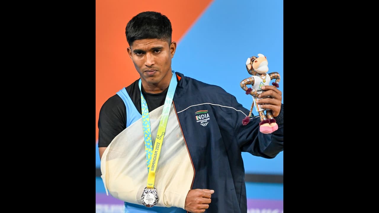 CWG 2022: Weightlifter Sanket Sargar gives India first competition medal, netizens triumphant