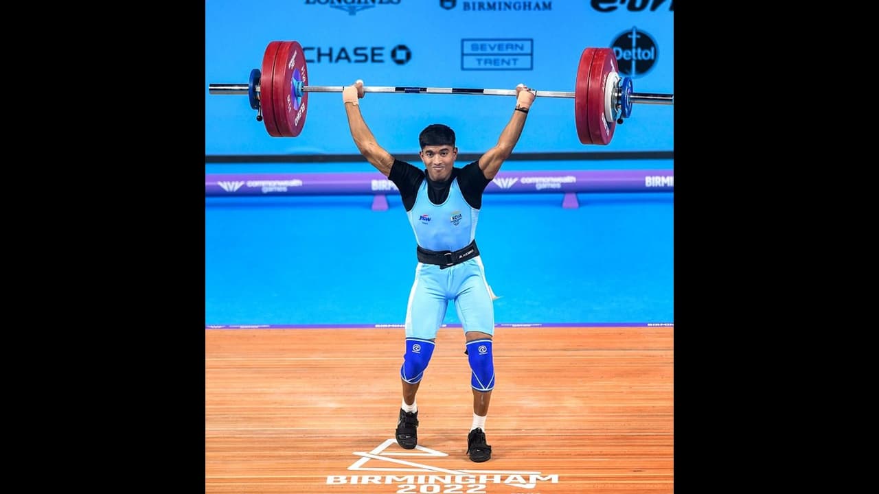 চায়ের দোকান থেকে কমনওয়েলথ গেমস ২০২২, দেশকে রুপো এনে দিলেন মহারাষ্ট্রের সঙ্কেত সরগর